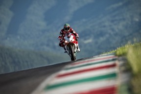 开云下载-2026世界杯焦点战，拉齐奥碾压秘鲁，俱乐部模式如何重塑国家队格局？