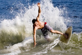 开云体育入口-季后赛抢七之夜，卡瓦哈尔关键战不手软