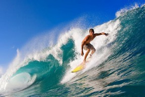 开云体育世界杯-凯尔特人封锁深圳队，克莱冠军级表现背后的篮球文明对话