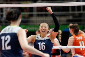 开云体育下载-范弗利特爆发，灰熊强势晋级老鹰，青春风暴与坚韧意志的胜利交响