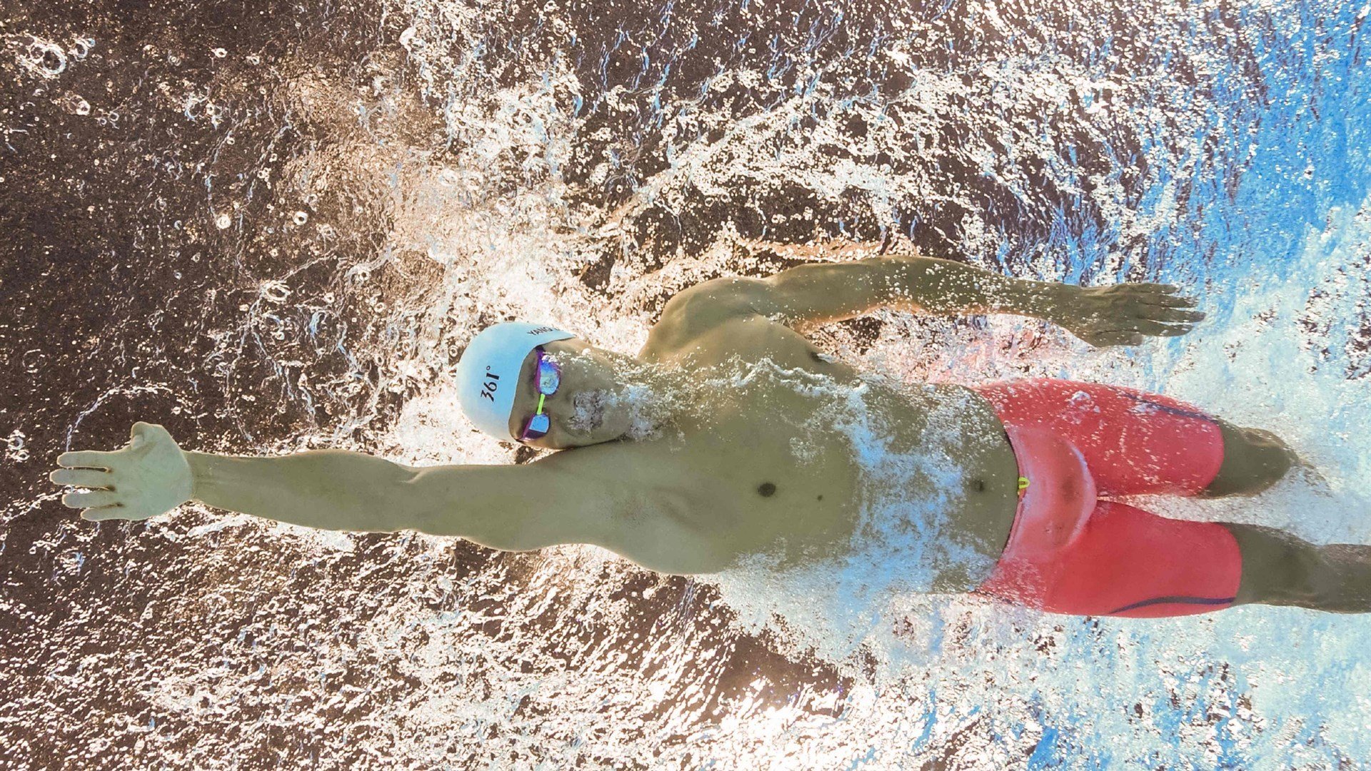 西班牙踏平冰岛，布鲁诺攻防两端的统治艺术